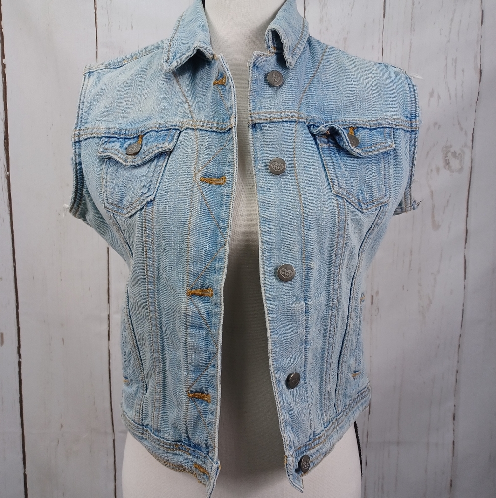 Dear AB Denim Vest Light Blue